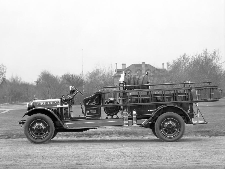  REO Speed Wagon Firetruck 1922 года  (фото 2 из 2)